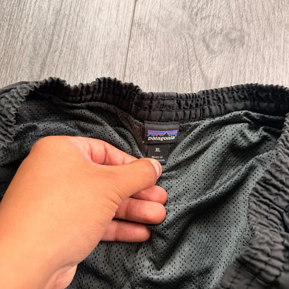 Patagonia men black